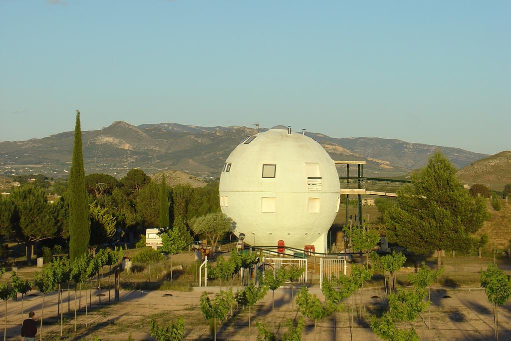 Camping Bola Hotel Villena Exterior photo